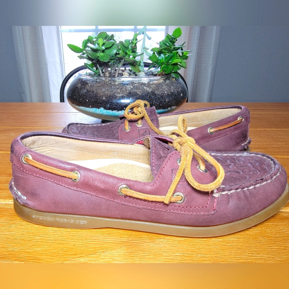 Sperry Embossed Leather Top‎ Siders- Size 7.5